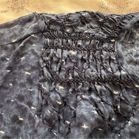 Navy blue abstract print Blouse with Tassel Detail, size L relaxed fit bohemian - Picture 7 of 12